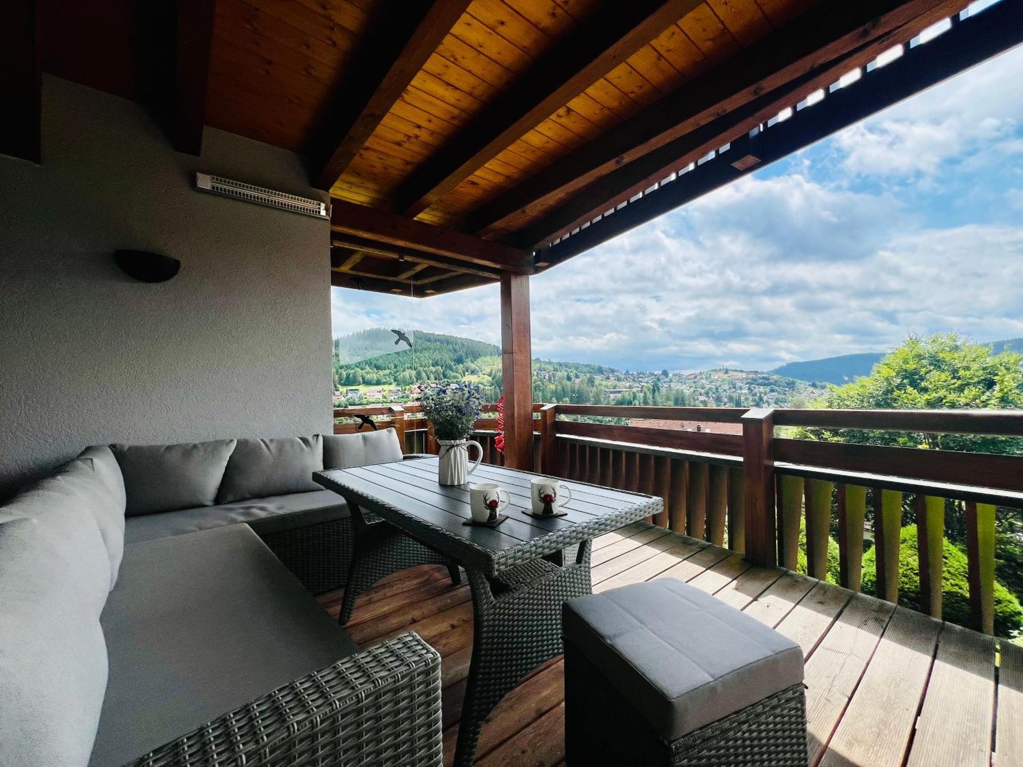 Appartement Panoramablick Mit Privatparkplatz, 2 Balkone Und 1,5 Baeder à Titisee-Neustadt Extérieur photo