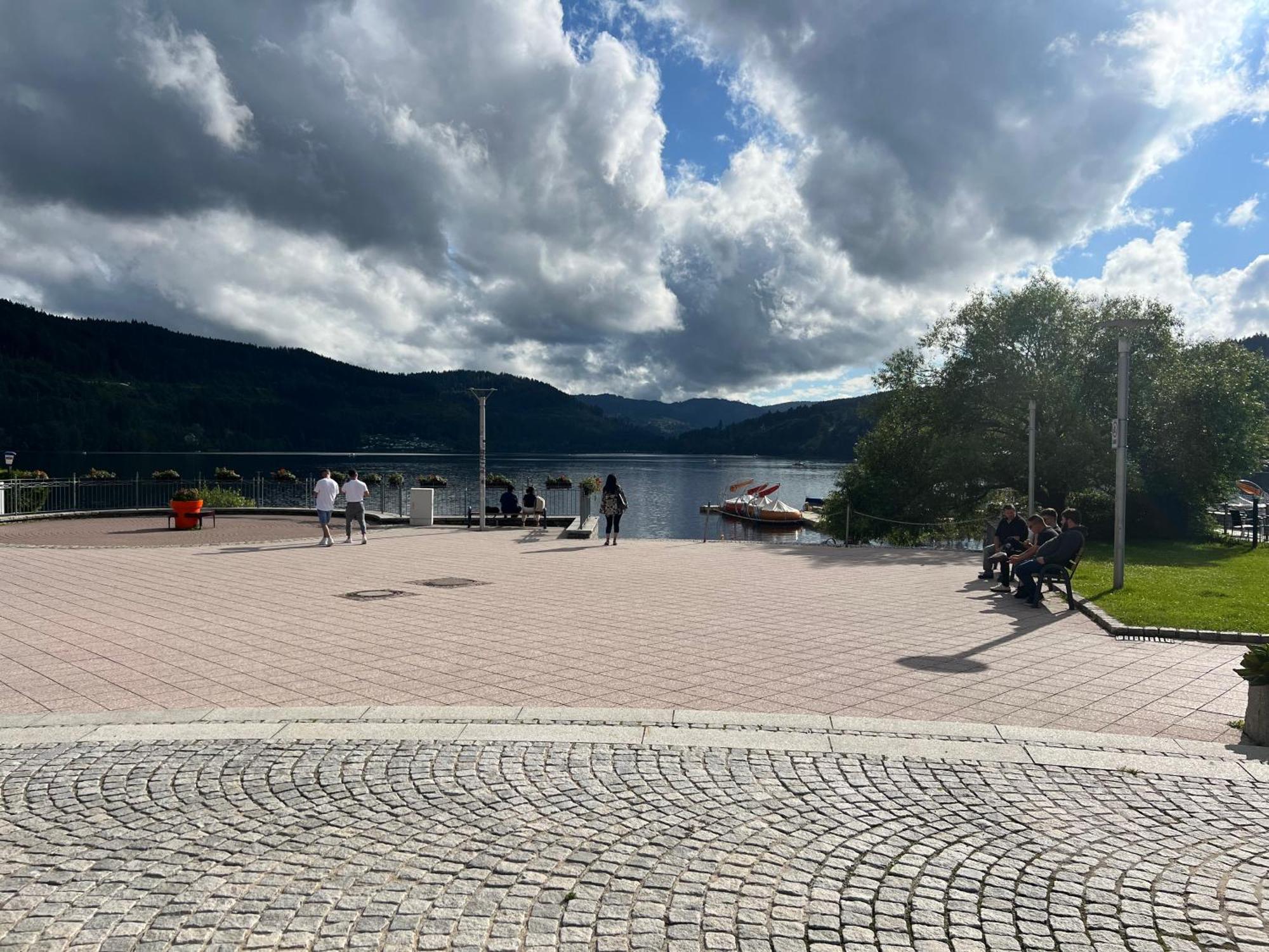 Appartement Panoramablick Mit Privatparkplatz, 2 Balkone Und 1,5 Baeder à Titisee-Neustadt Extérieur photo