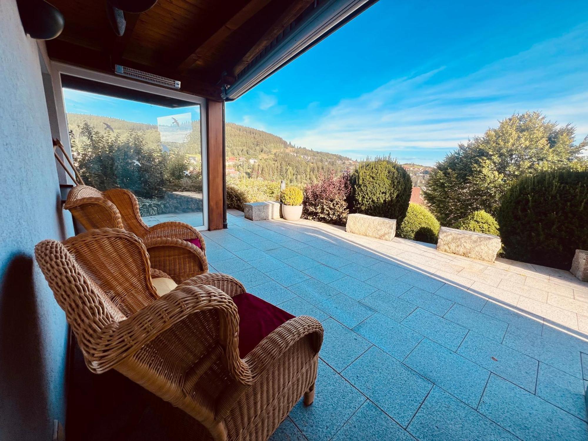 Appartement Panoramablick Mit Privatparkplatz, 2 Balkone Und 1,5 Baeder à Titisee-Neustadt Extérieur photo